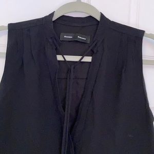 Proenca Schiller sleevless v neck blouse size 0